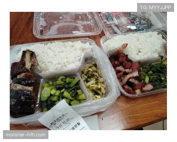 李梓嘉训练间隙突然点外卖,谁还以为他都是吃健康餐呢? 李梓嘉训练间隙突然点外卖,谁还以为他都是吃健康餐呢?